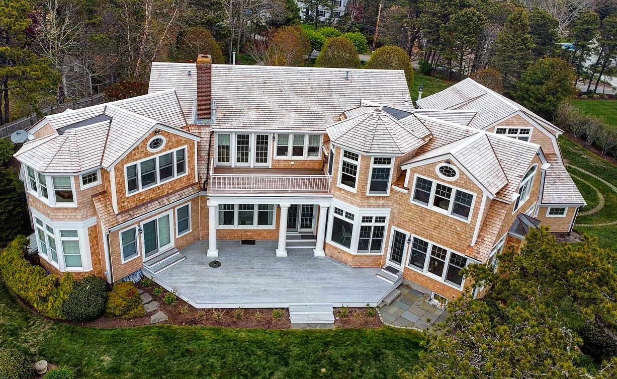 Proper ventilation system beneath cedar shingle installation