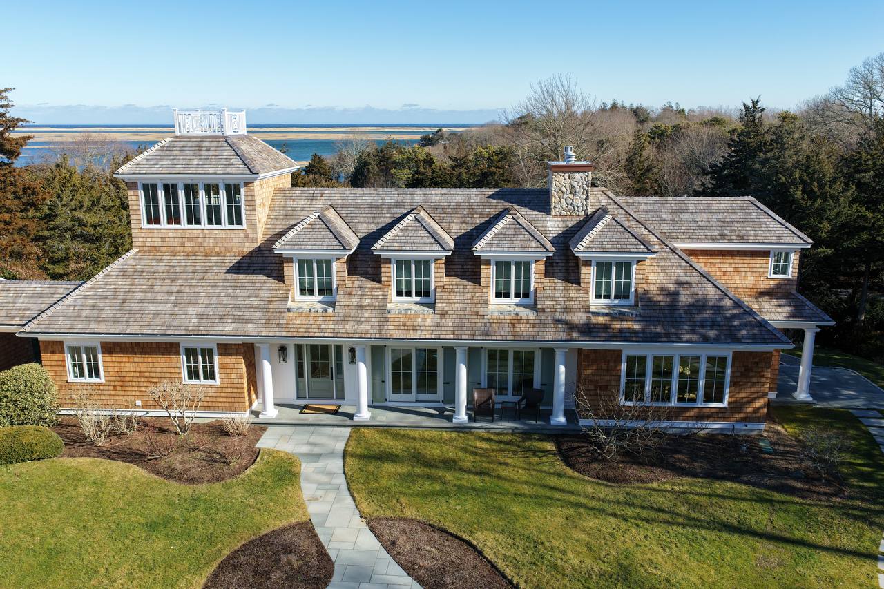 White cedar facade replacement in Orleans