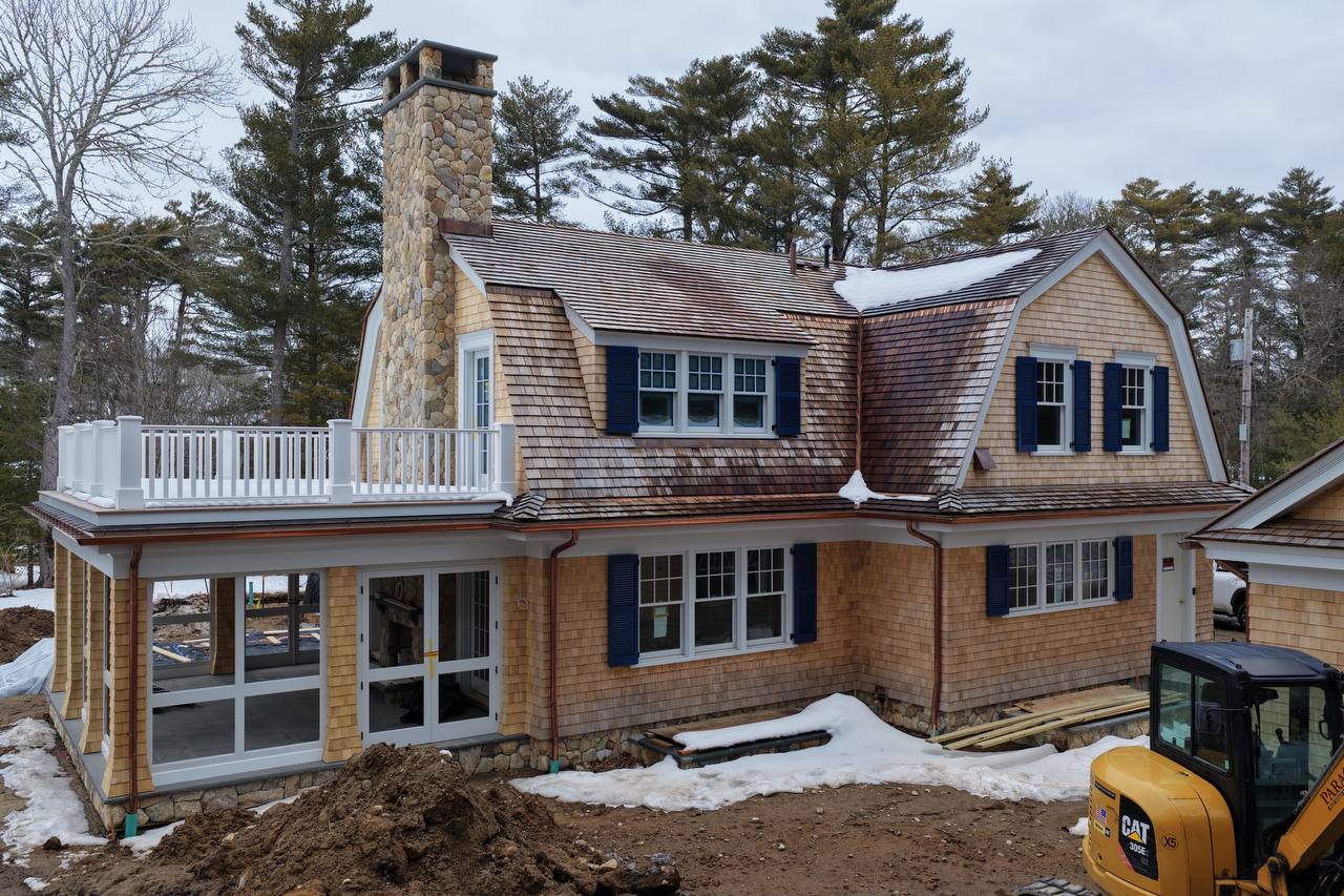 Red cedar roof with weaved caps in Marion