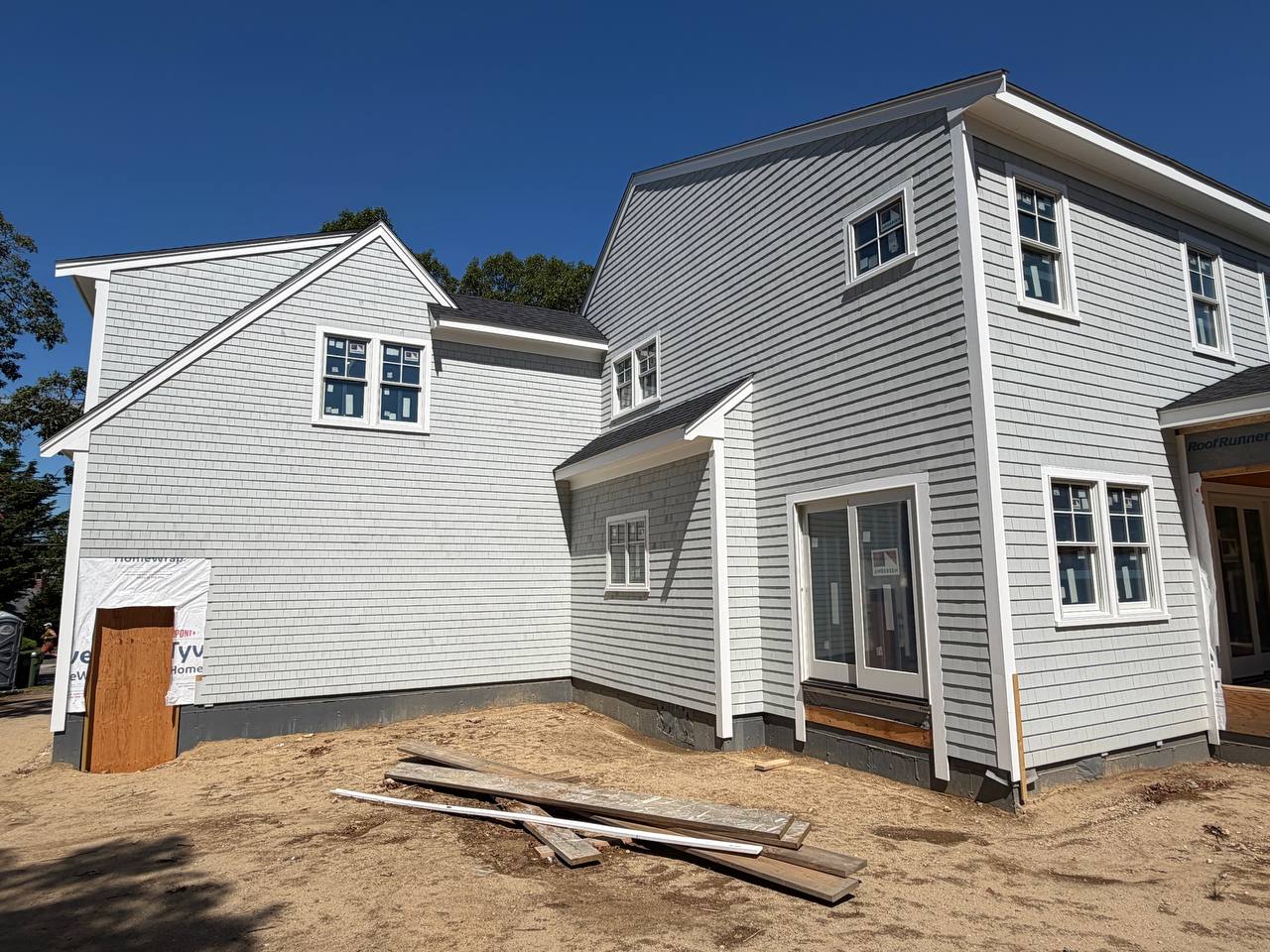 Side view of cedar shingle installation
